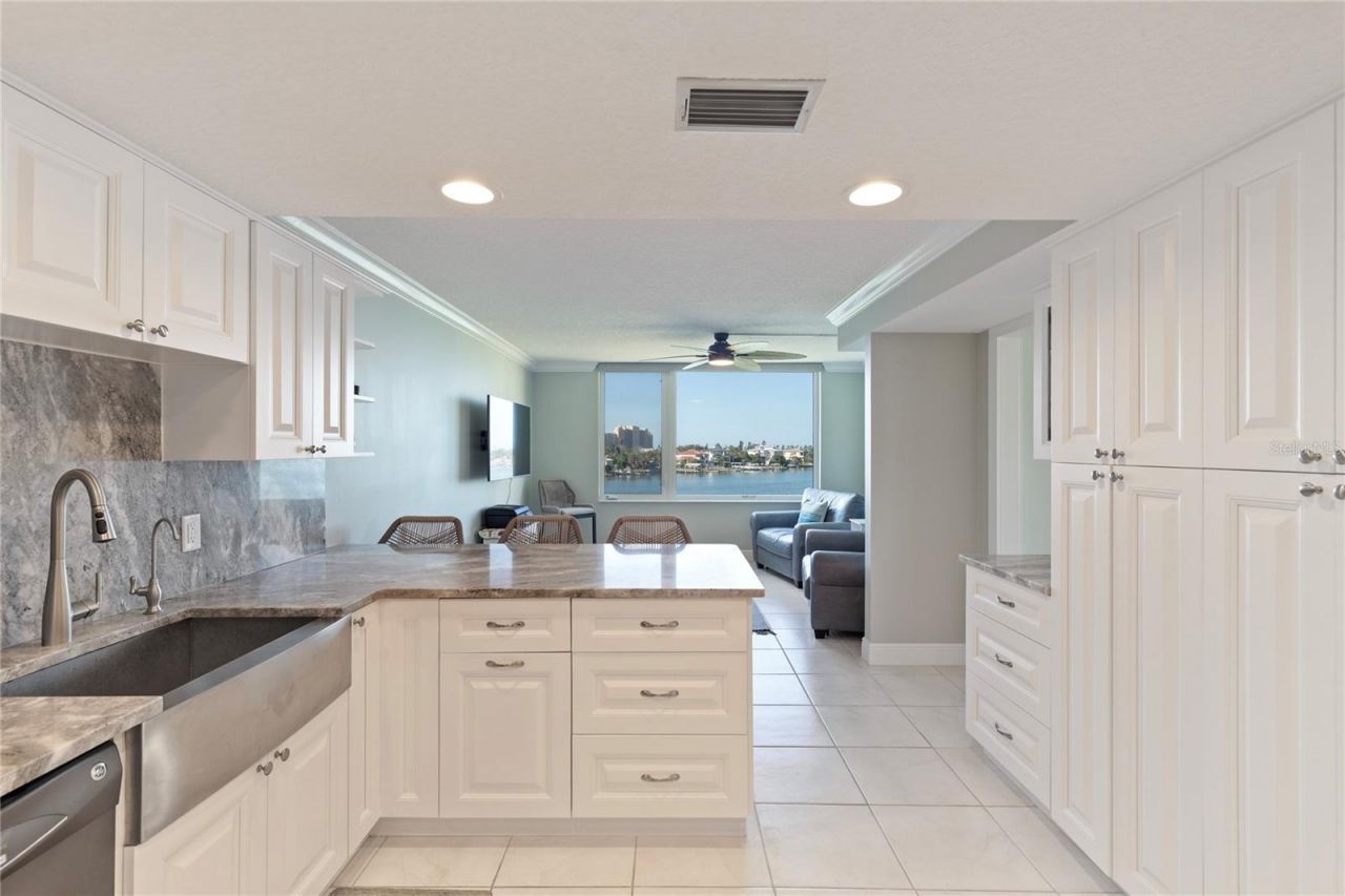 736 Island Way, Unit 406, Clearwater, FL 33767 Photo