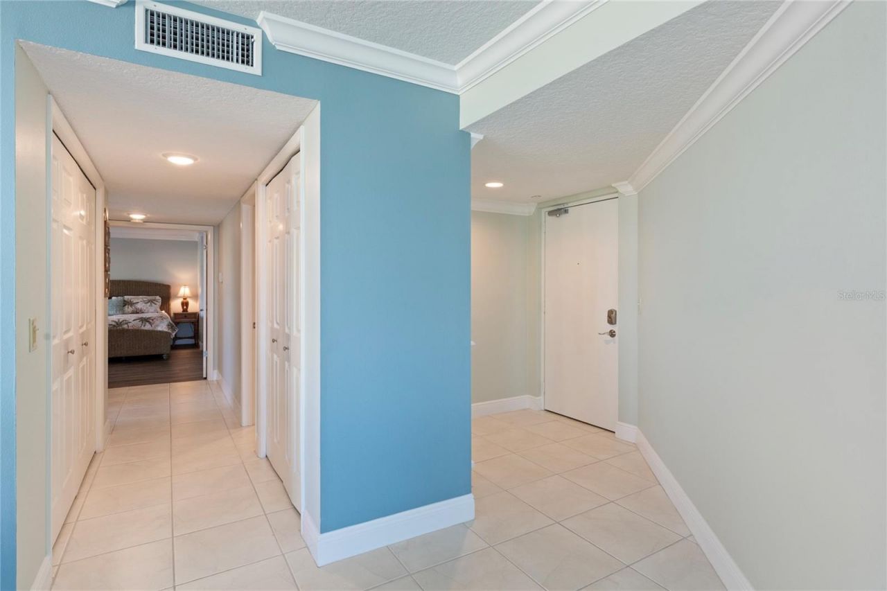 736 Island Way, Unit 406, Clearwater, FL 33767 Photo