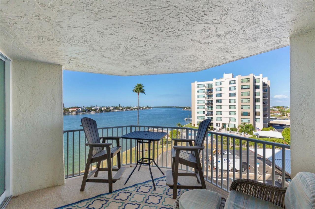 736 Island Way, Unit 406, Clearwater, FL 33767 Photo