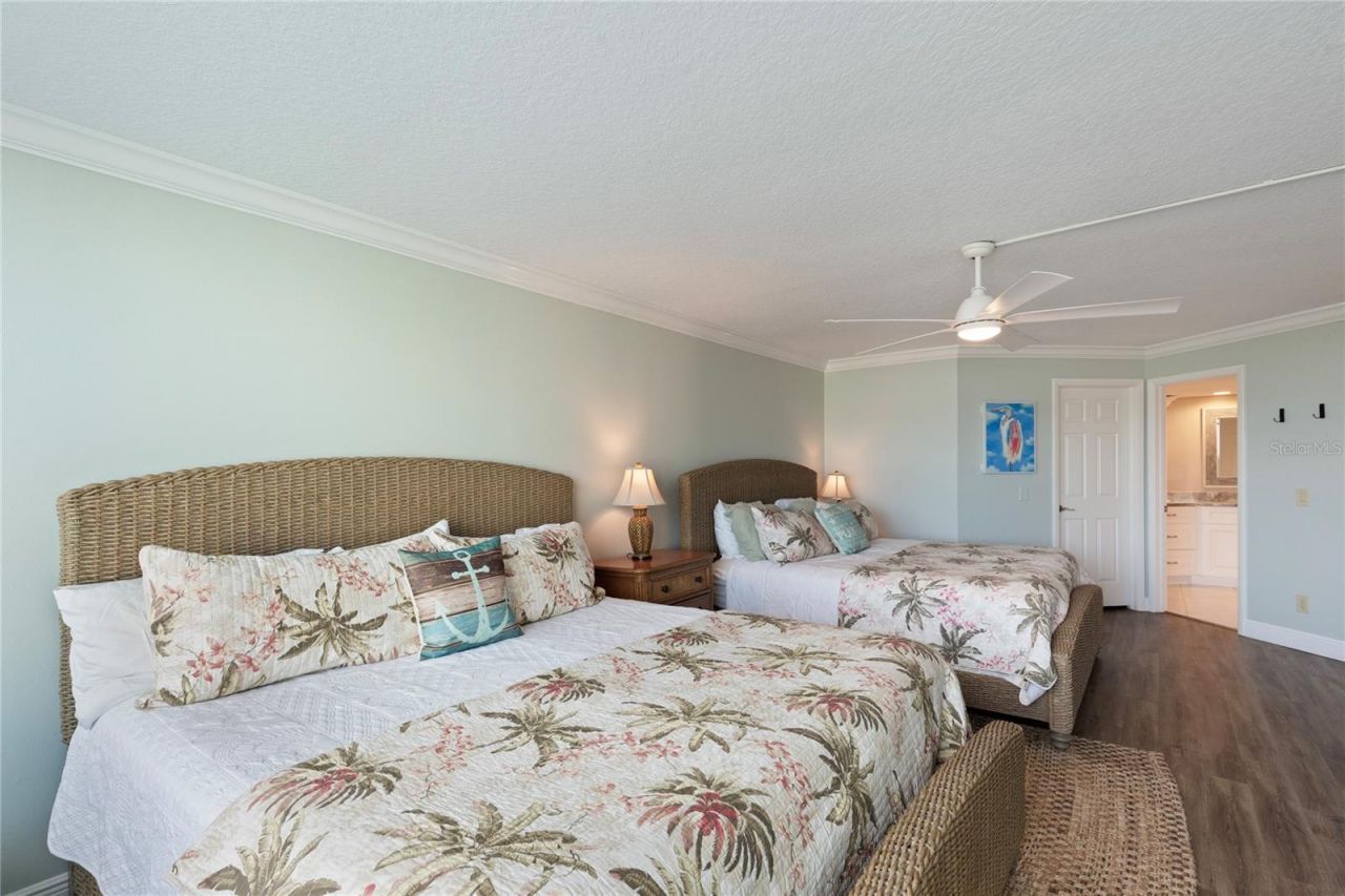 736 Island Way, Unit 406, Clearwater, FL 33767 Photo