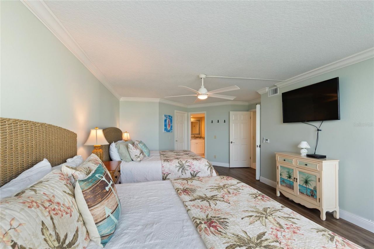 736 Island Way, Unit 406, Clearwater, FL 33767 Photo
