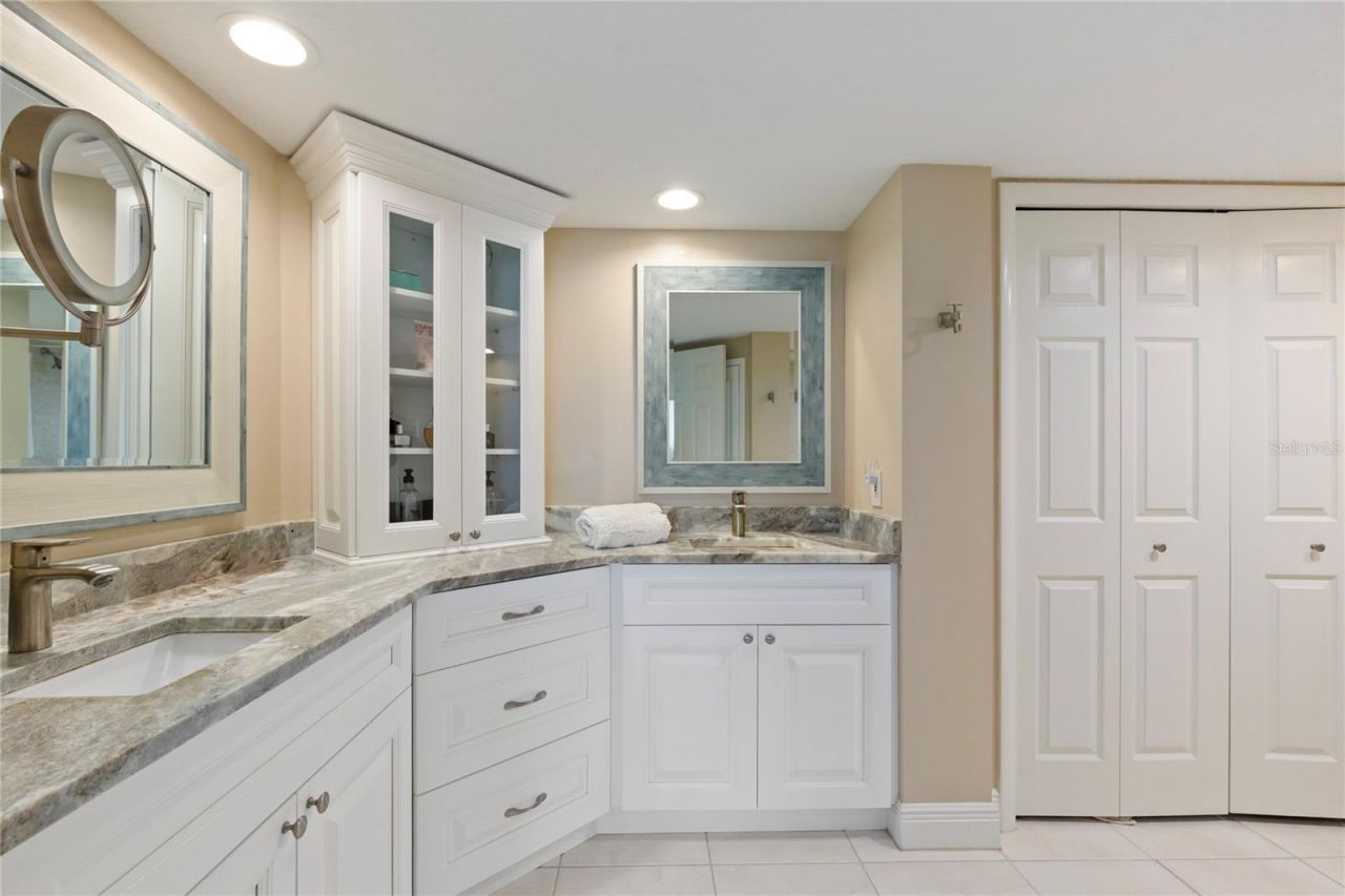 736 Island Way, Unit 406, Clearwater, FL 33767 Photo