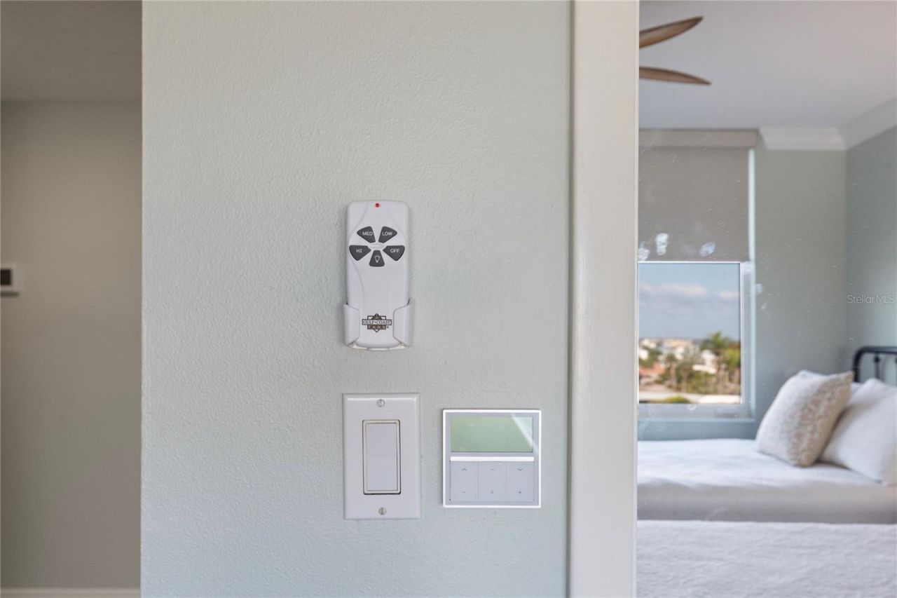 736 Island Way, Unit 406, Clearwater, FL 33767 Photo