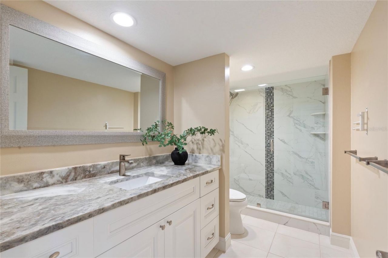 736 Island Way, Unit 406, Clearwater, FL 33767 Photo