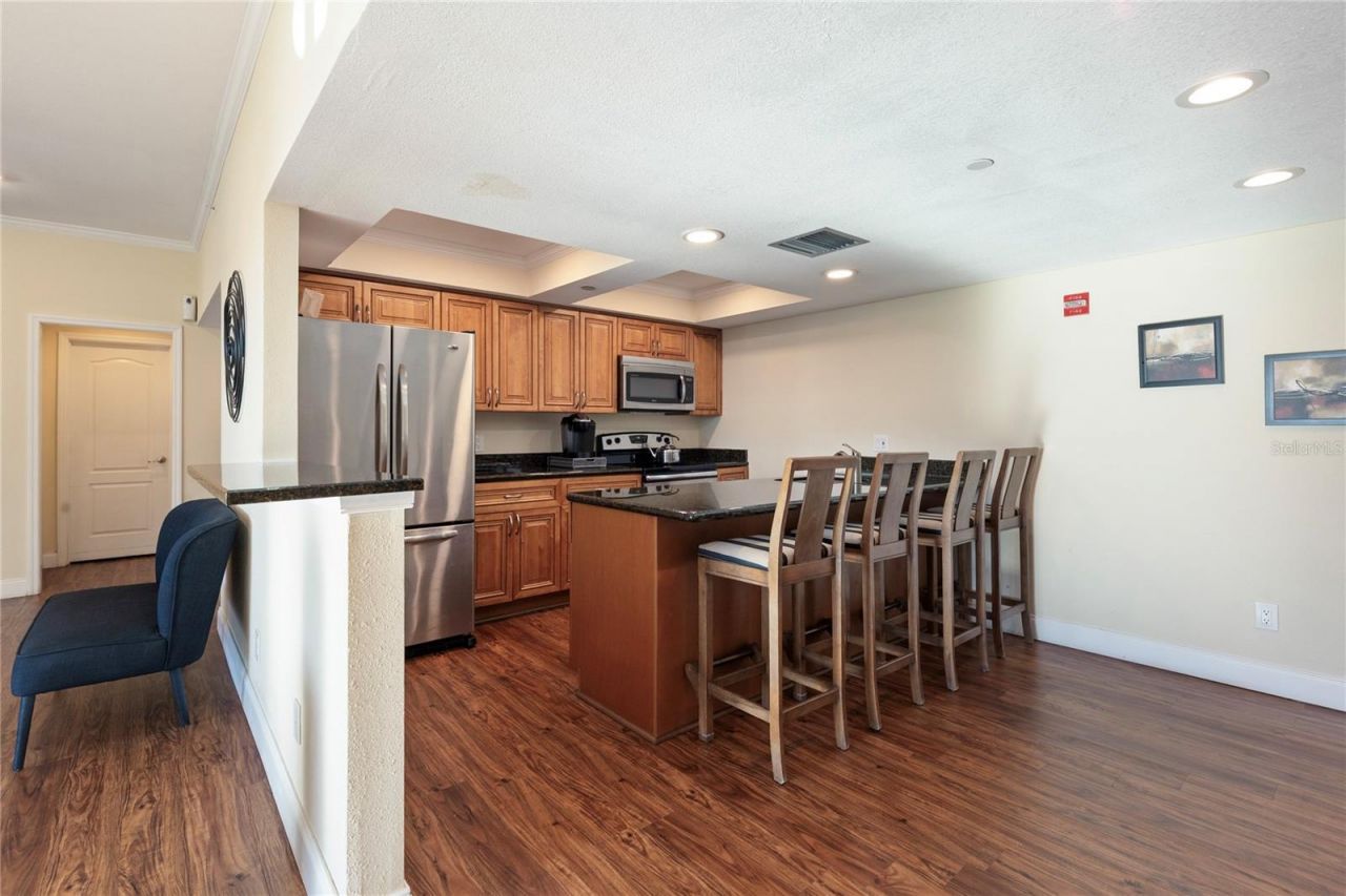 736 Island Way, Unit 406, Clearwater, FL 33767 Photo