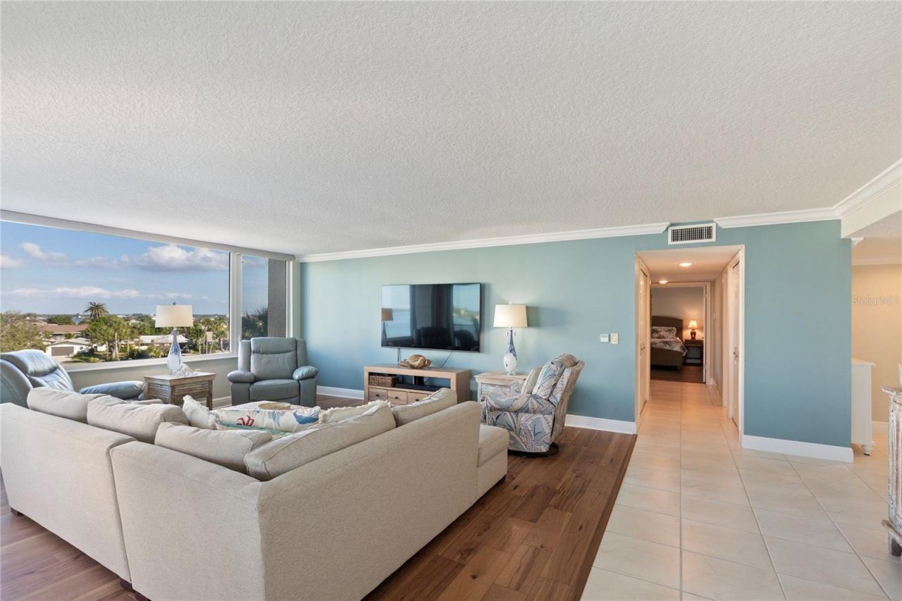 736 Island Way, Unit 406, Clearwater, FL 33767 Photo