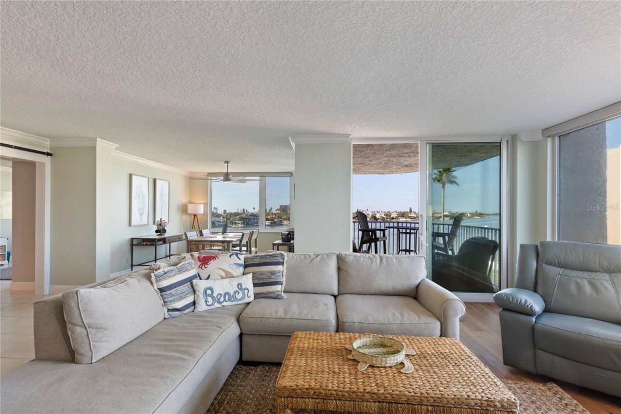 736 Island Way, Unit 406, Clearwater, FL 33767 Photo
