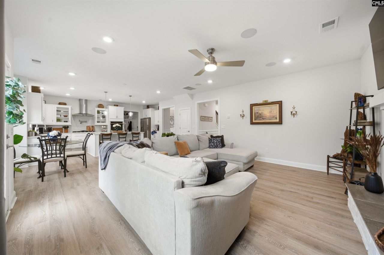 527 Radnor Hunt Court Photo 17