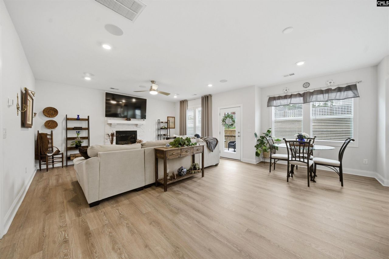 527 Radnor Hunt Court Photo 18