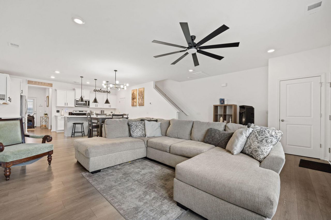 328 Surfbird Road Photo 5