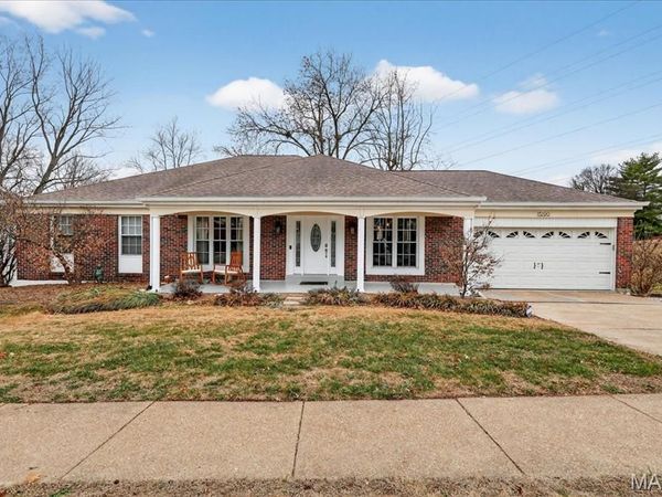13290 Kenroyal Drive, St Louis, MO 63131