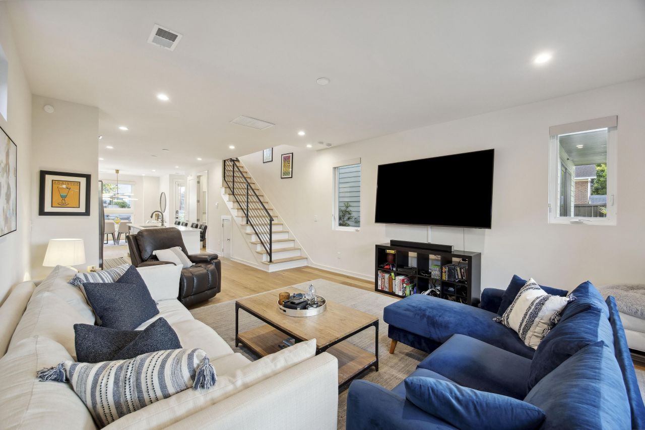 14 F Street Photo 11