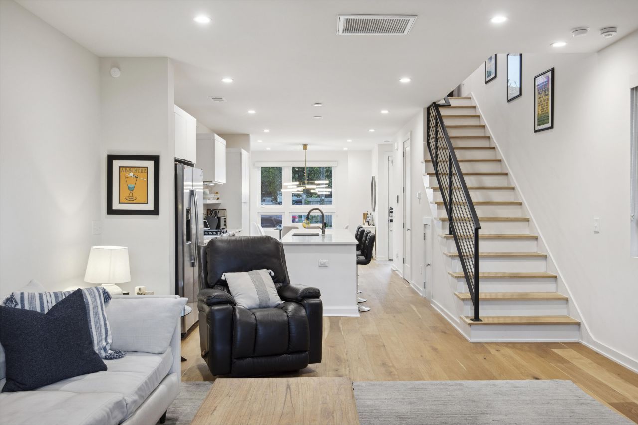 14 F Street Photo 13