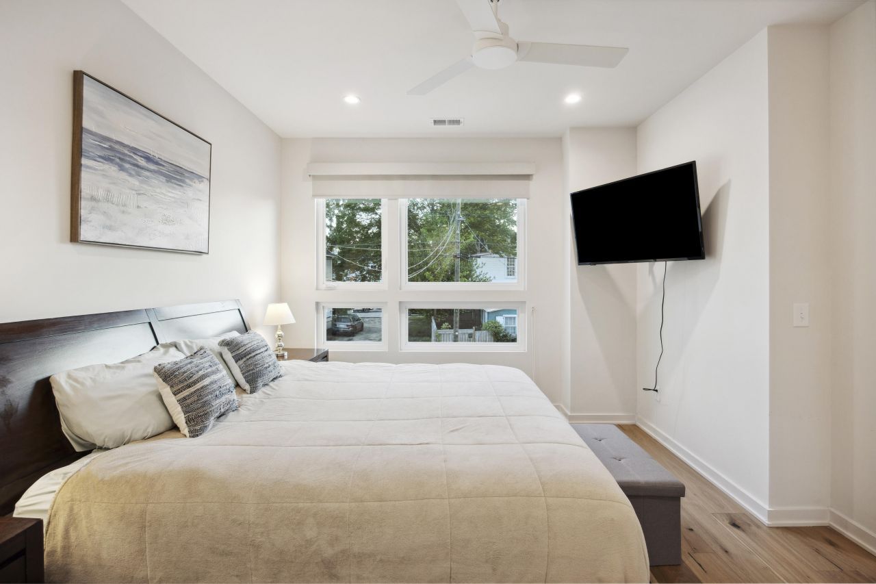 14 F Street Photo 14