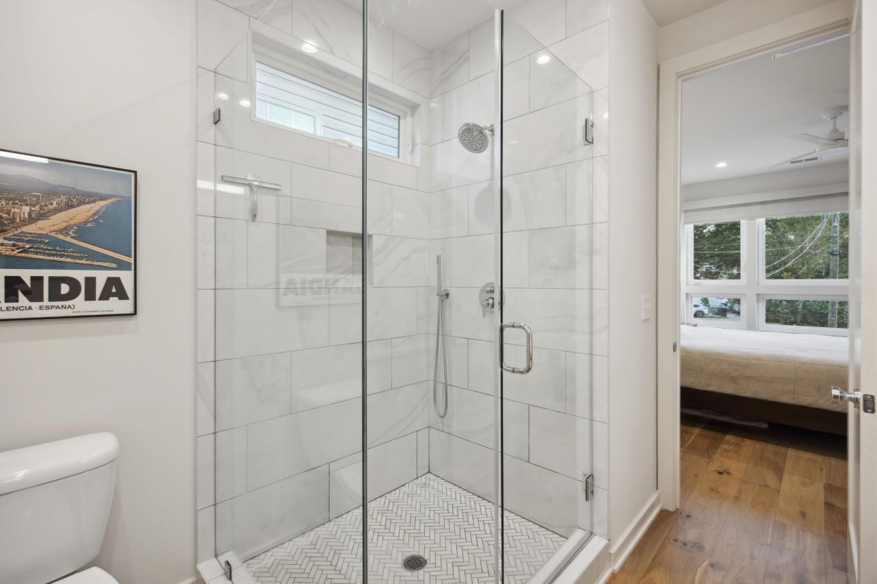 14 F Street Photo 20