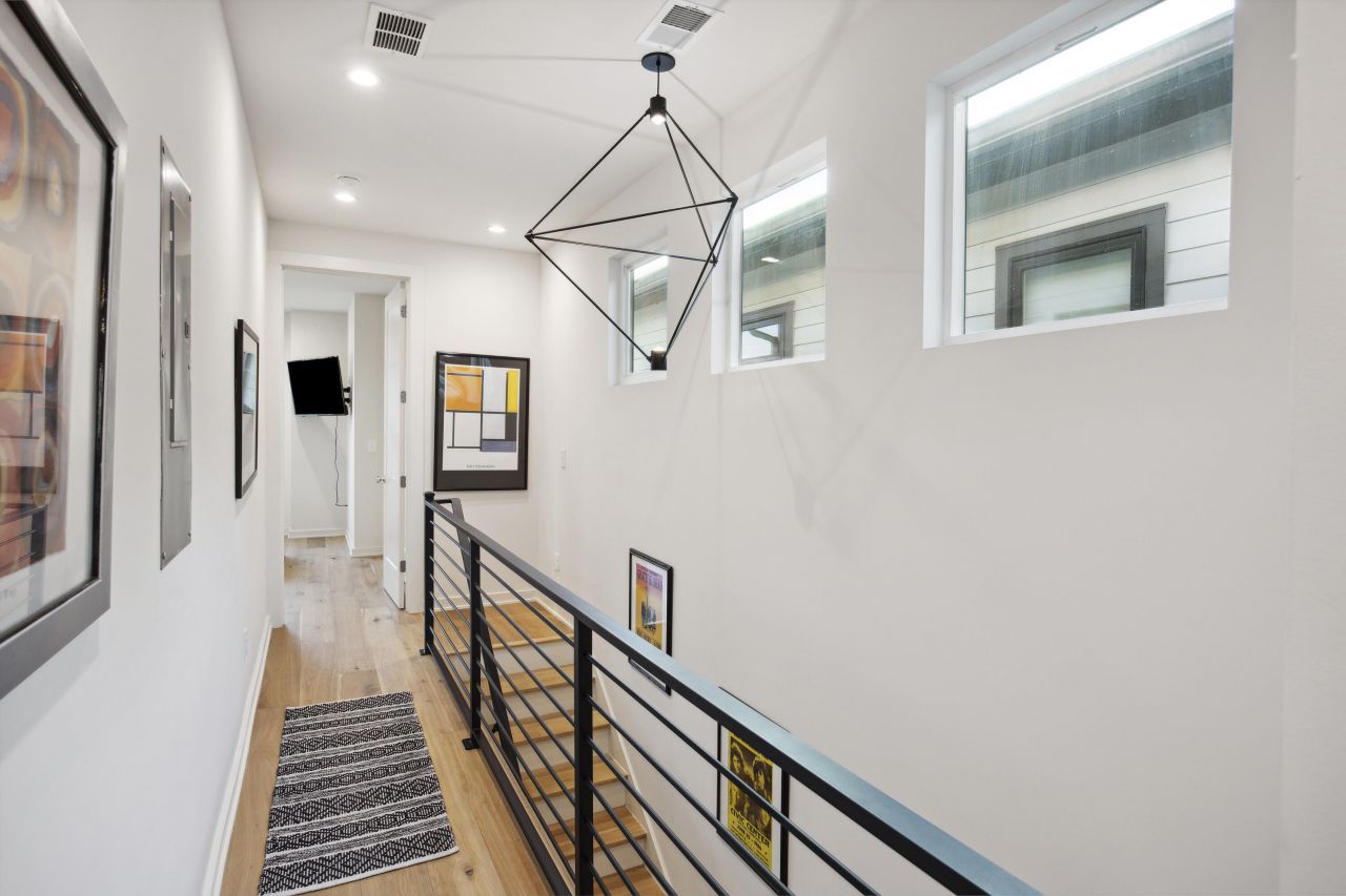 14 F Street Photo 21