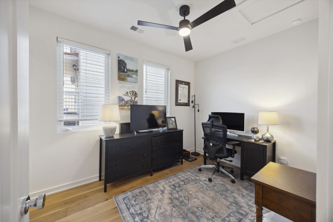 14 F Street Photo 23