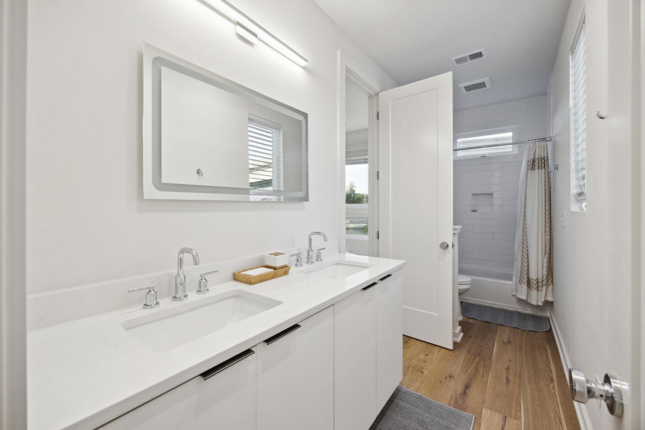 14 F Street Photo 25