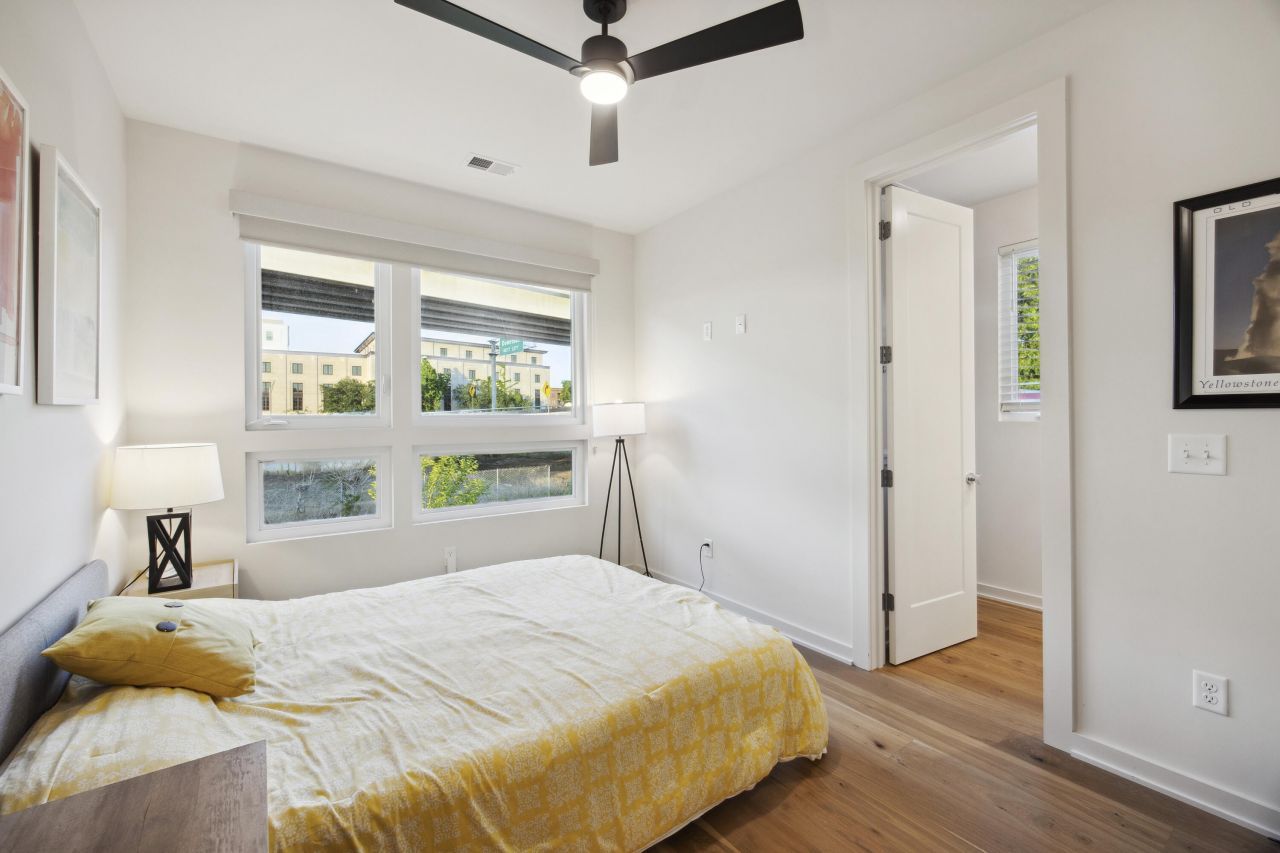 14 F Street Photo 28