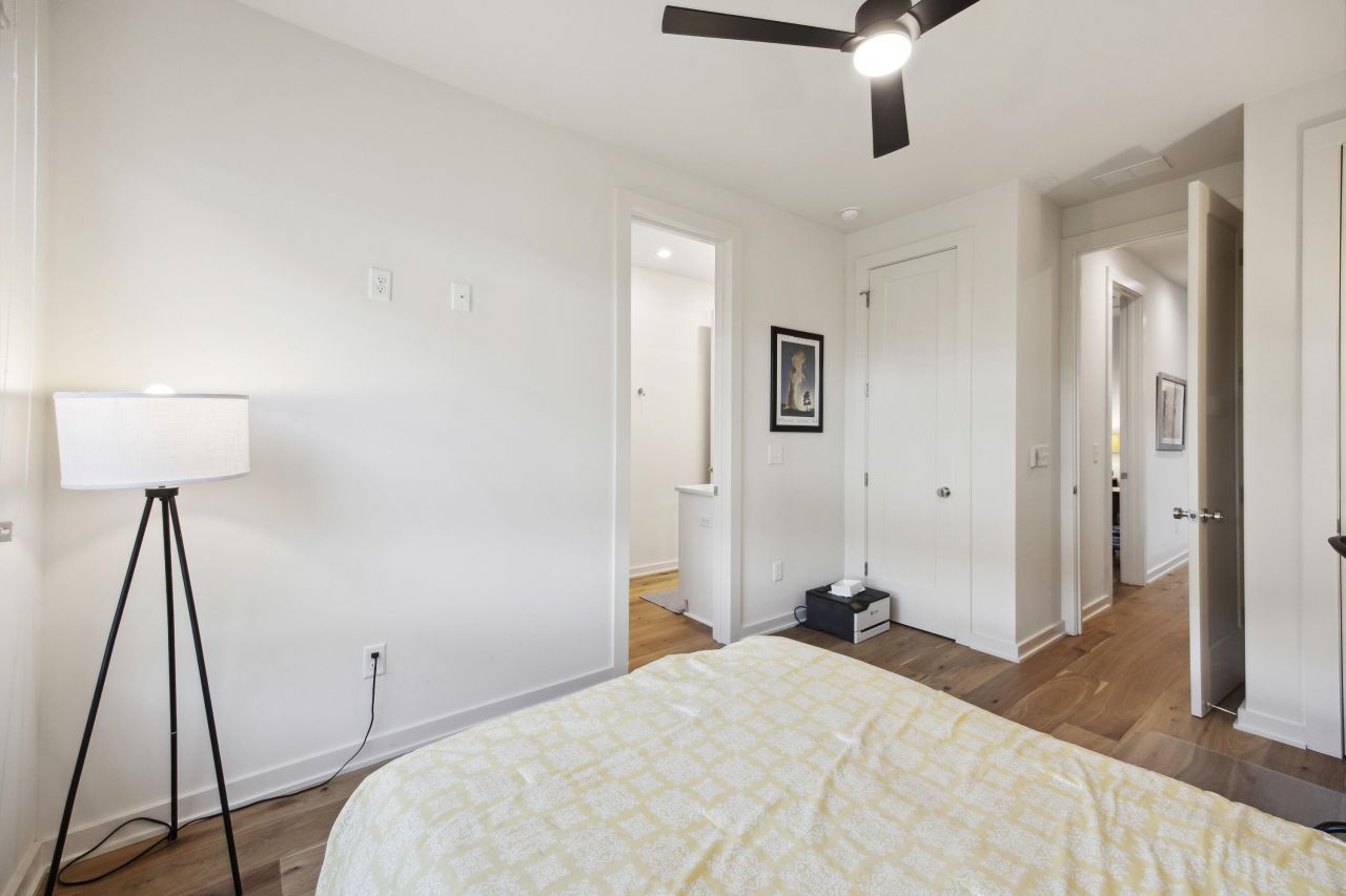 14 F Street Photo 29