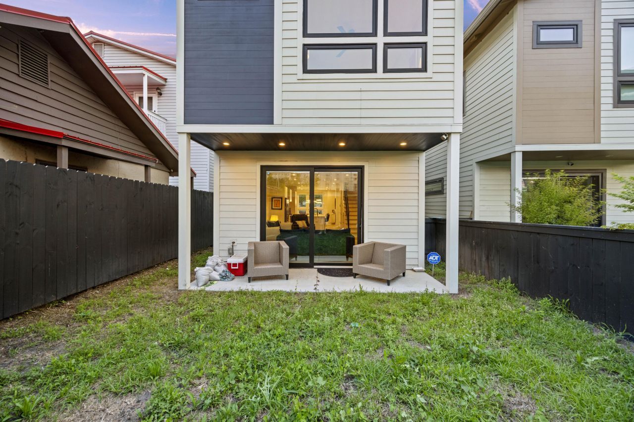 14 F Street Photo 37