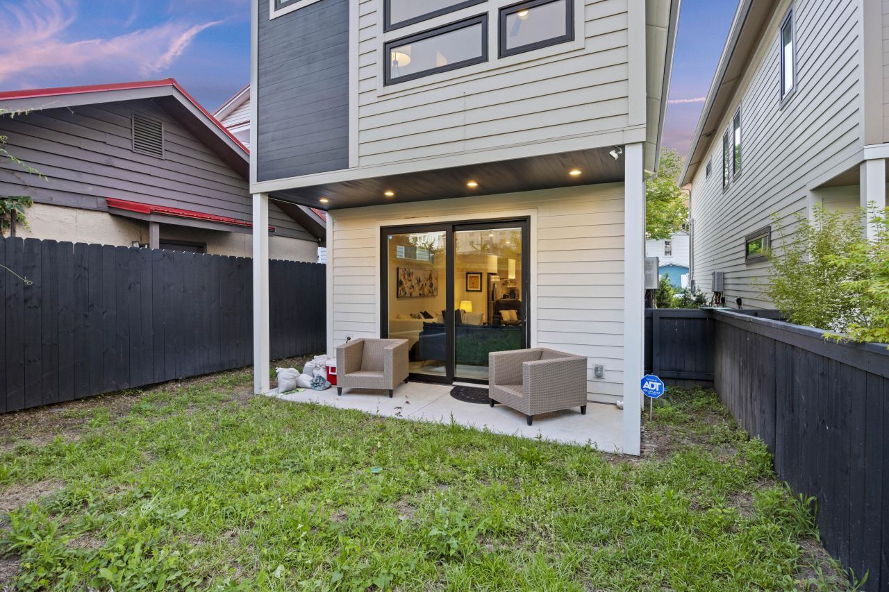 14 F Street Photo 38