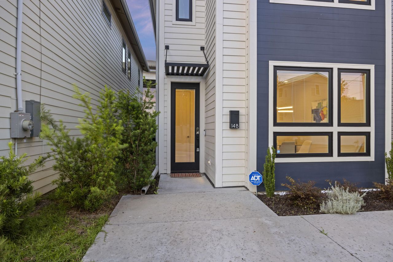 14 F Street Photo 40