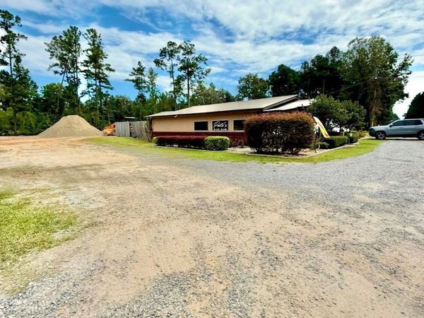 4280 Old Spanish Trail, Caryville, FL 32427