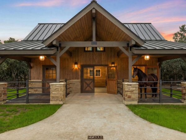 812 Jennings Branch RD, Georgetown, TX 78633