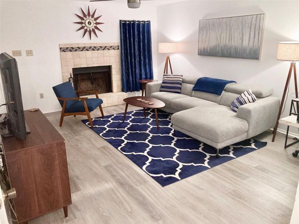 8400 Jamestown DR, Unit 212, Austin, TX 78758