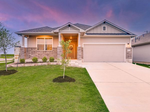 98 Barton Creek LN, Hutto, TX 78634