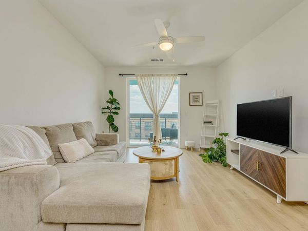 1701 Simond Ave, Unit 524, Austin, TX 78723