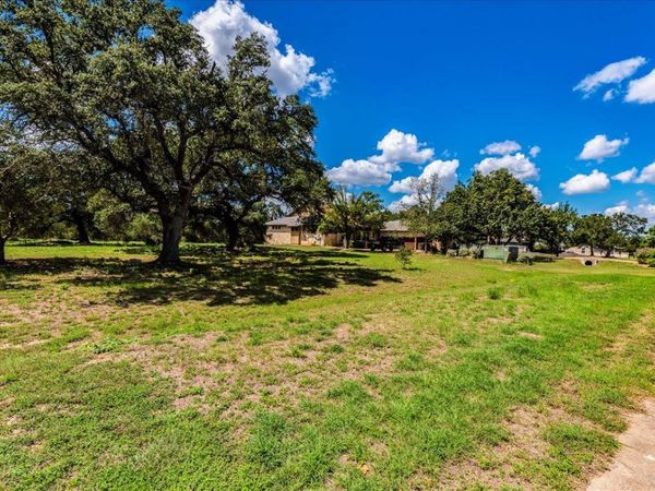 10299 Brangus RD, Driftwood, TX 78619