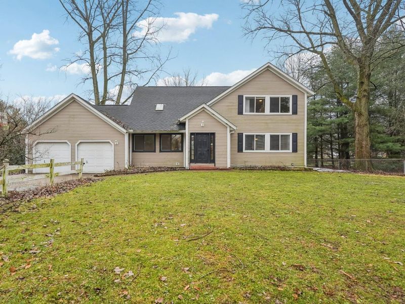 749 Carryback Drive SW, Pataskala, OH 43062 Photo 1