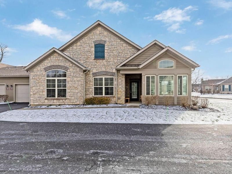 310 Stoneshire Loop, Pataskala, OH 43062 Photo 1