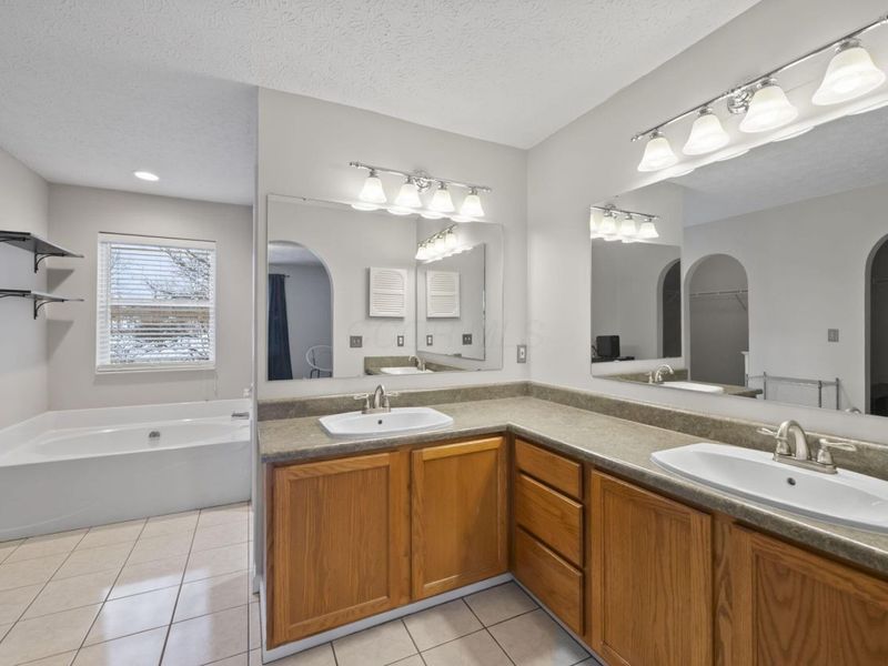 176 Knights Bridge Drive E, Pickerington, OH 43147 Photo 36