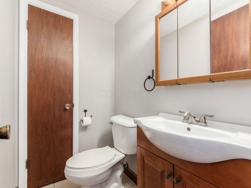 634 Dlyn Street, Columbus, OH 43228 Photo 17