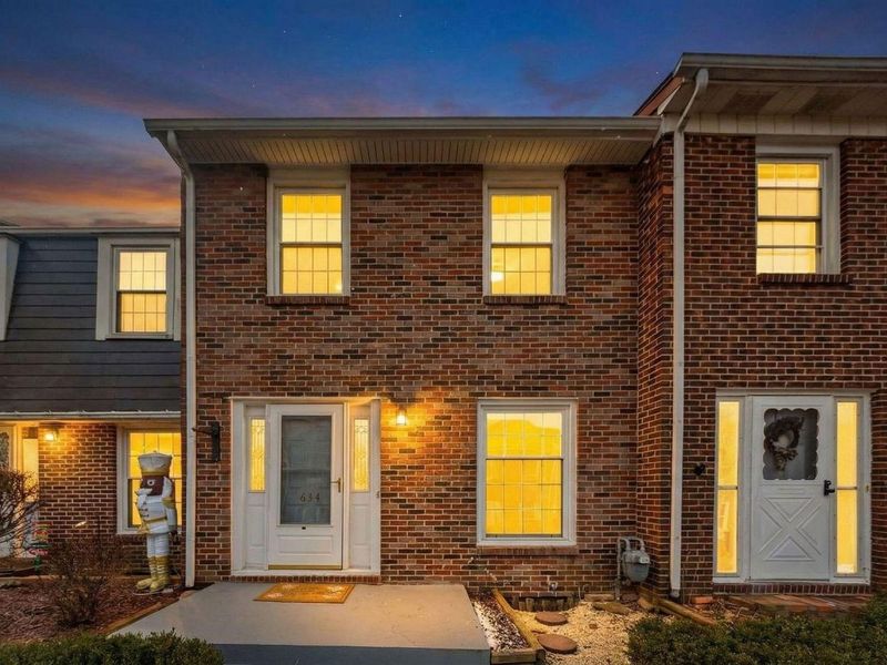 634 Dlyn Street, Columbus, OH 43228 Photo 6