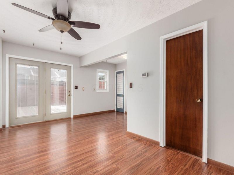 634 Dlyn Street, Columbus, OH 43228 Photo 8