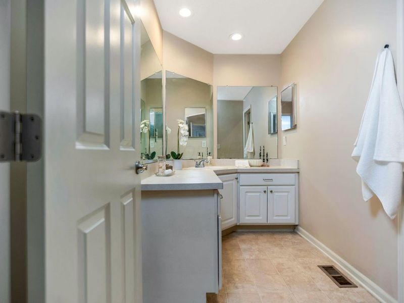 5127 Vinings Boulevard, Dublin, OH 43016 Photo 37