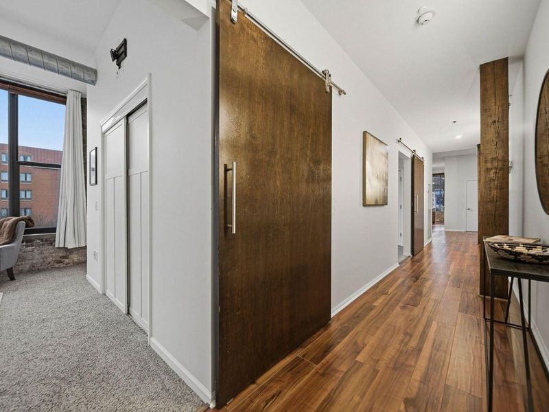 78 E Chestnut Street, Unit 404, Columbus, OH 43215 Photo 2