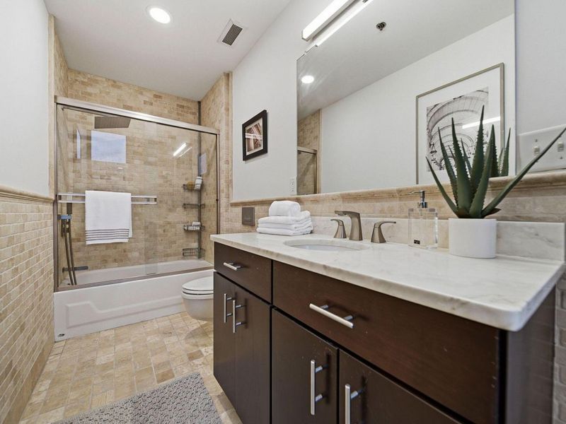 78 E Chestnut Street, Unit 404, Columbus, OH 43215 Photo 8