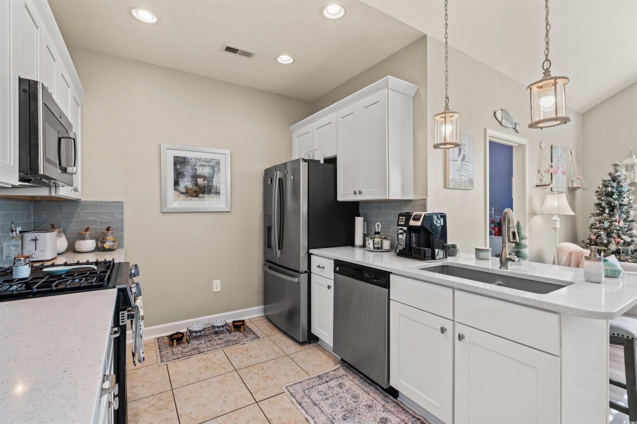 4343 Grande Harbour Blvd. Photo 9