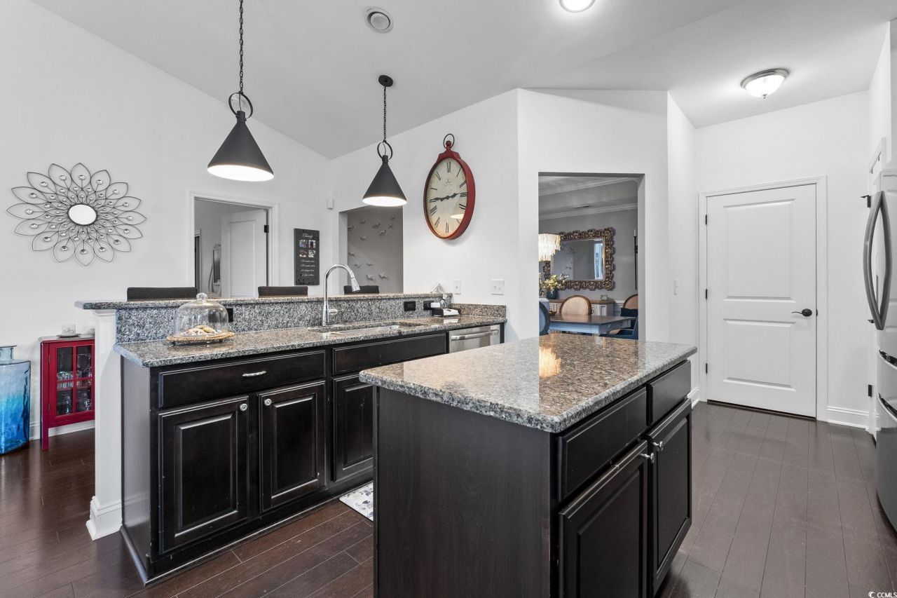 100 Parmelee Dr. Photo 14