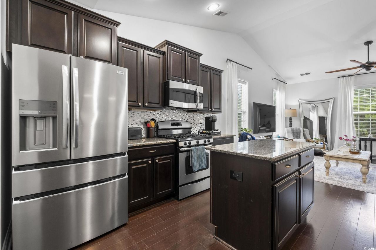 100 Parmelee Dr. Photo 15