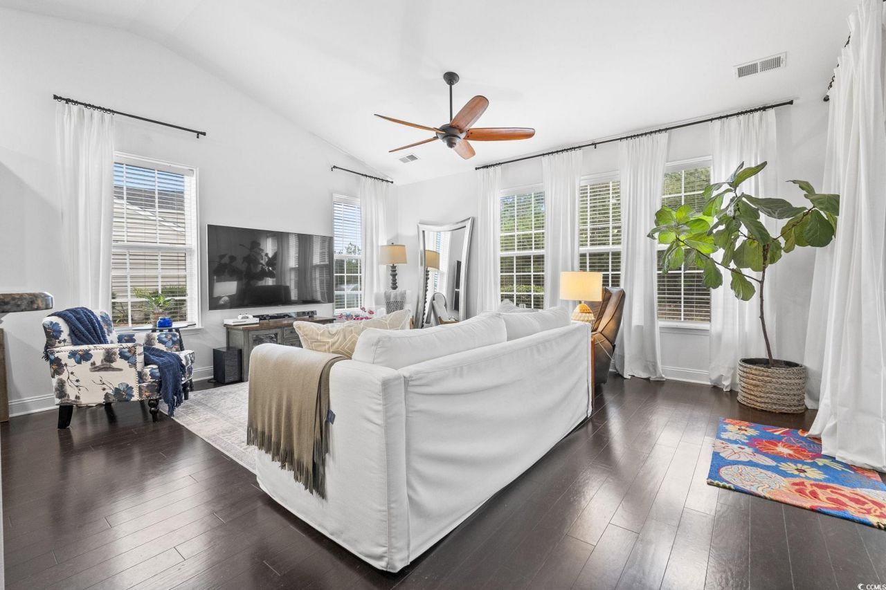 100 Parmelee Dr. Photo 20