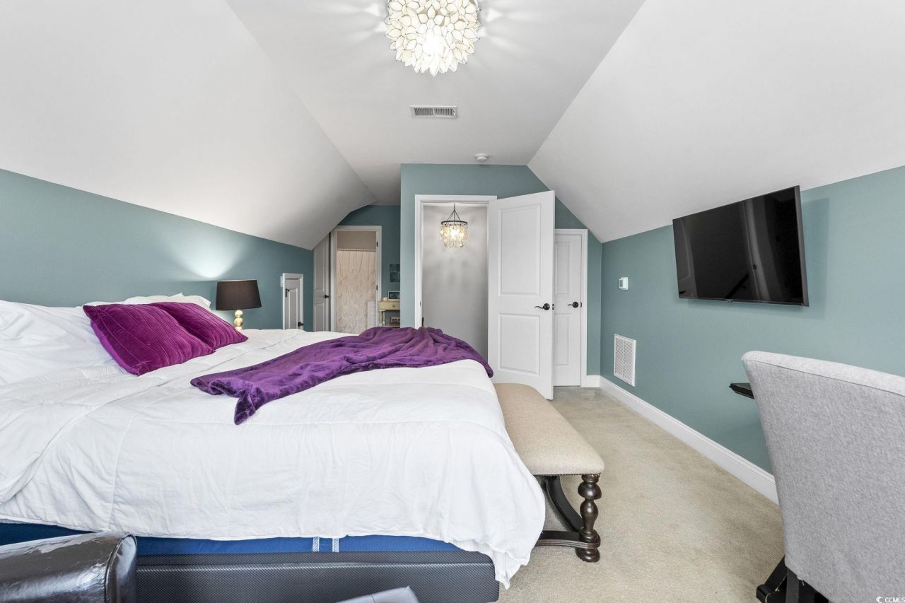 100 Parmelee Dr. Photo 7