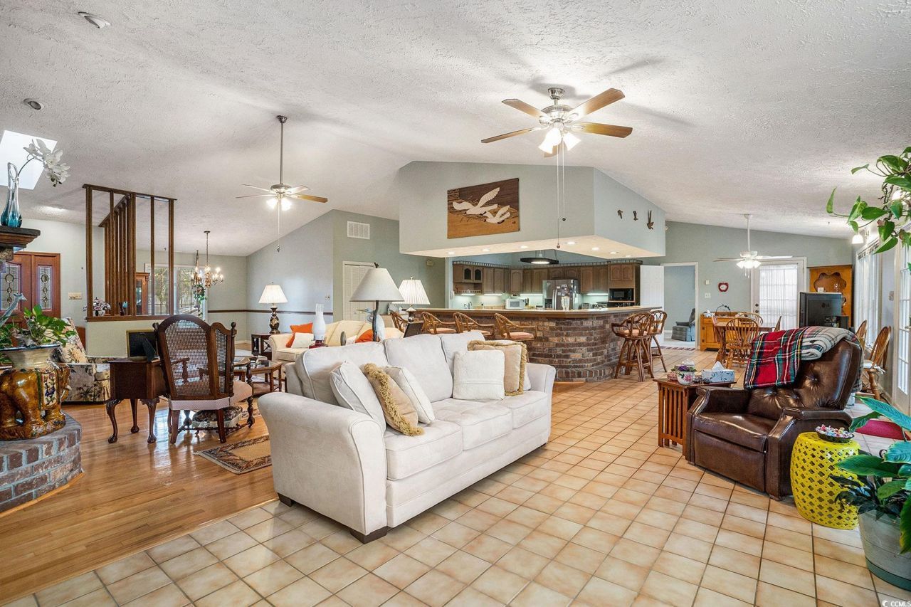 1422 Crooked Pine Dr. Photo 18