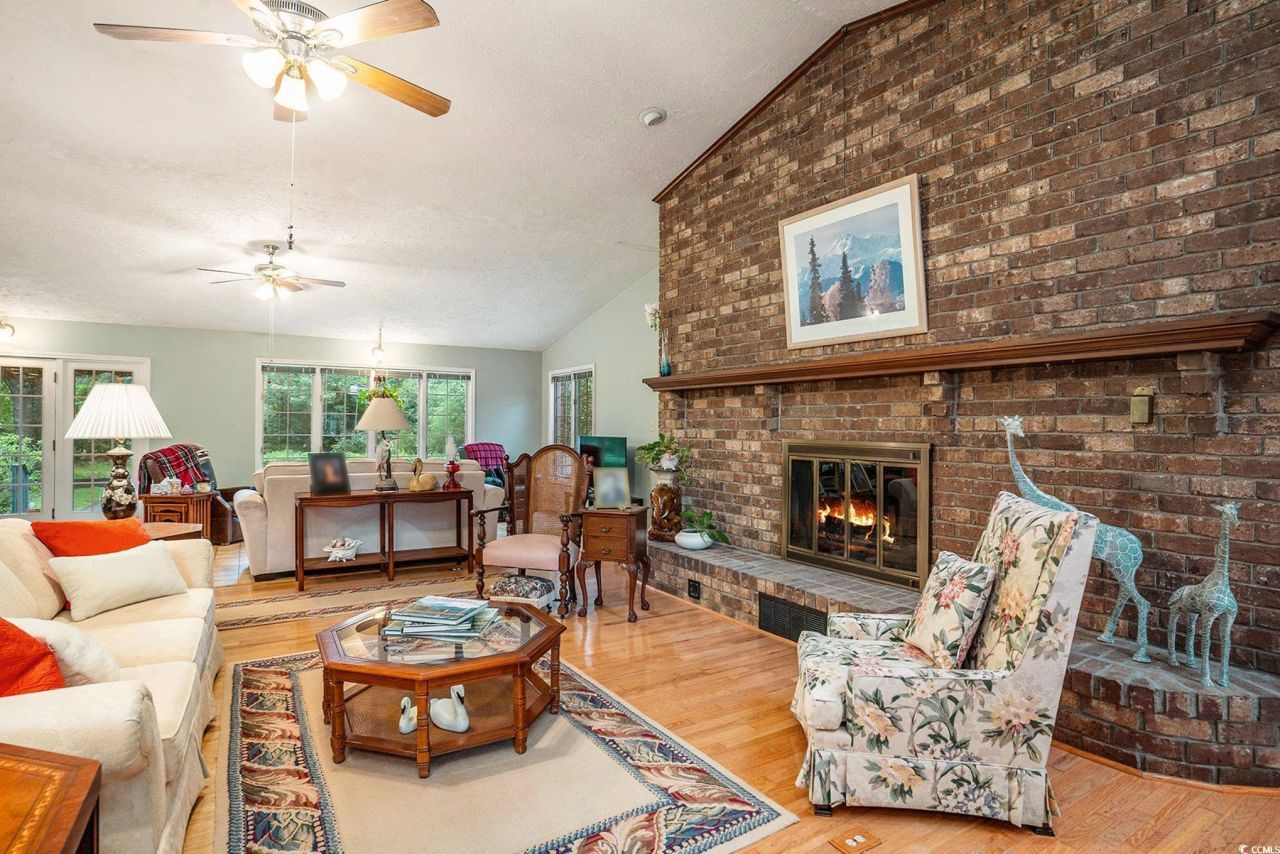 1422 Crooked Pine Dr. Photo 8