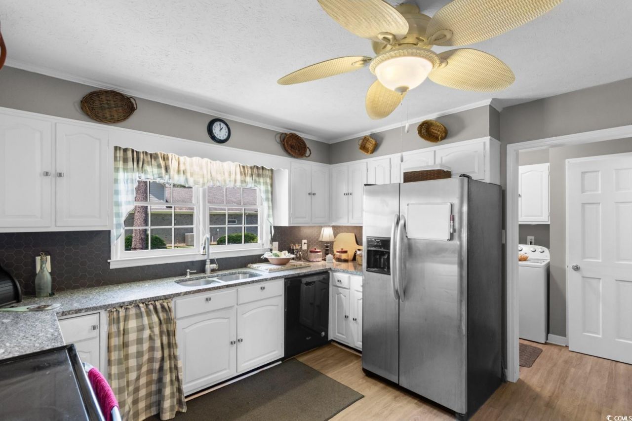 207 Green Lake Dr. Photo 5